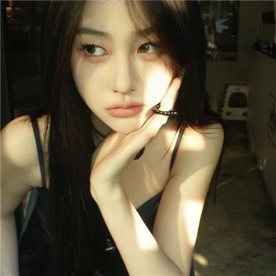 年轻女孩爱过来